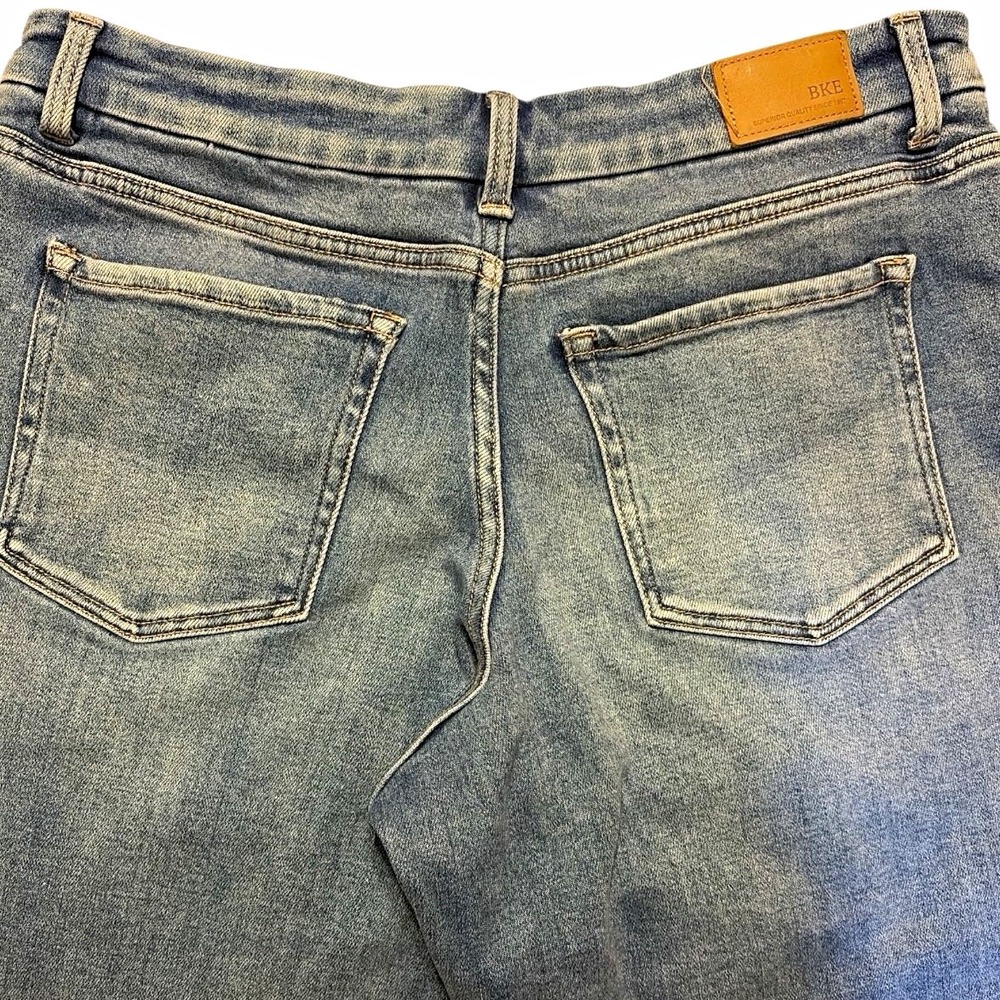 BKE Gabby High Rise Curvy Wide-Leg Raw Hem Light Wash Stretch 30x32 Jeans - Picture 5 of 9